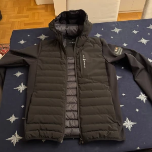 Sail racing jacka  - Sail Racing jacka storlek M