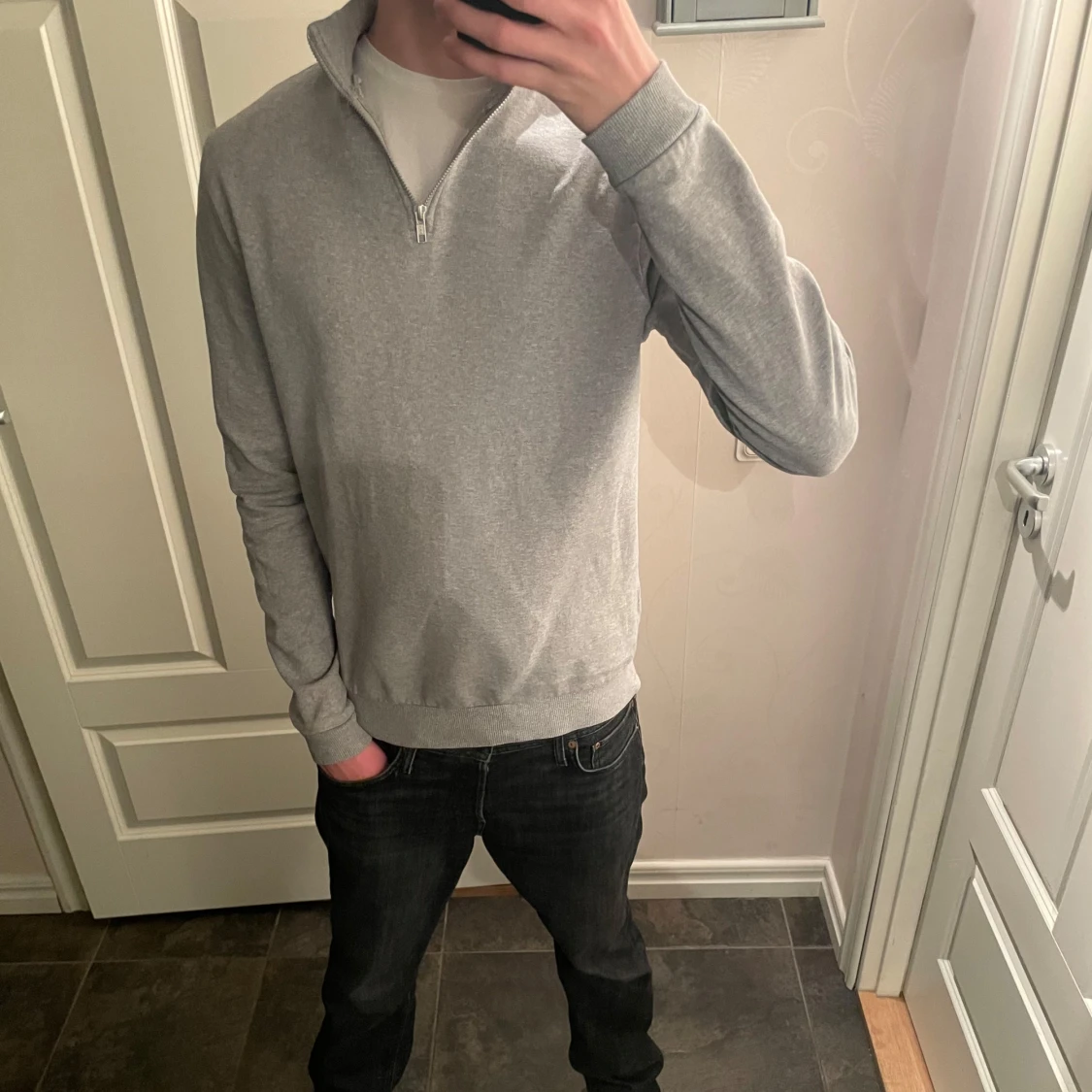 Grå tröja med dragkedja - 2