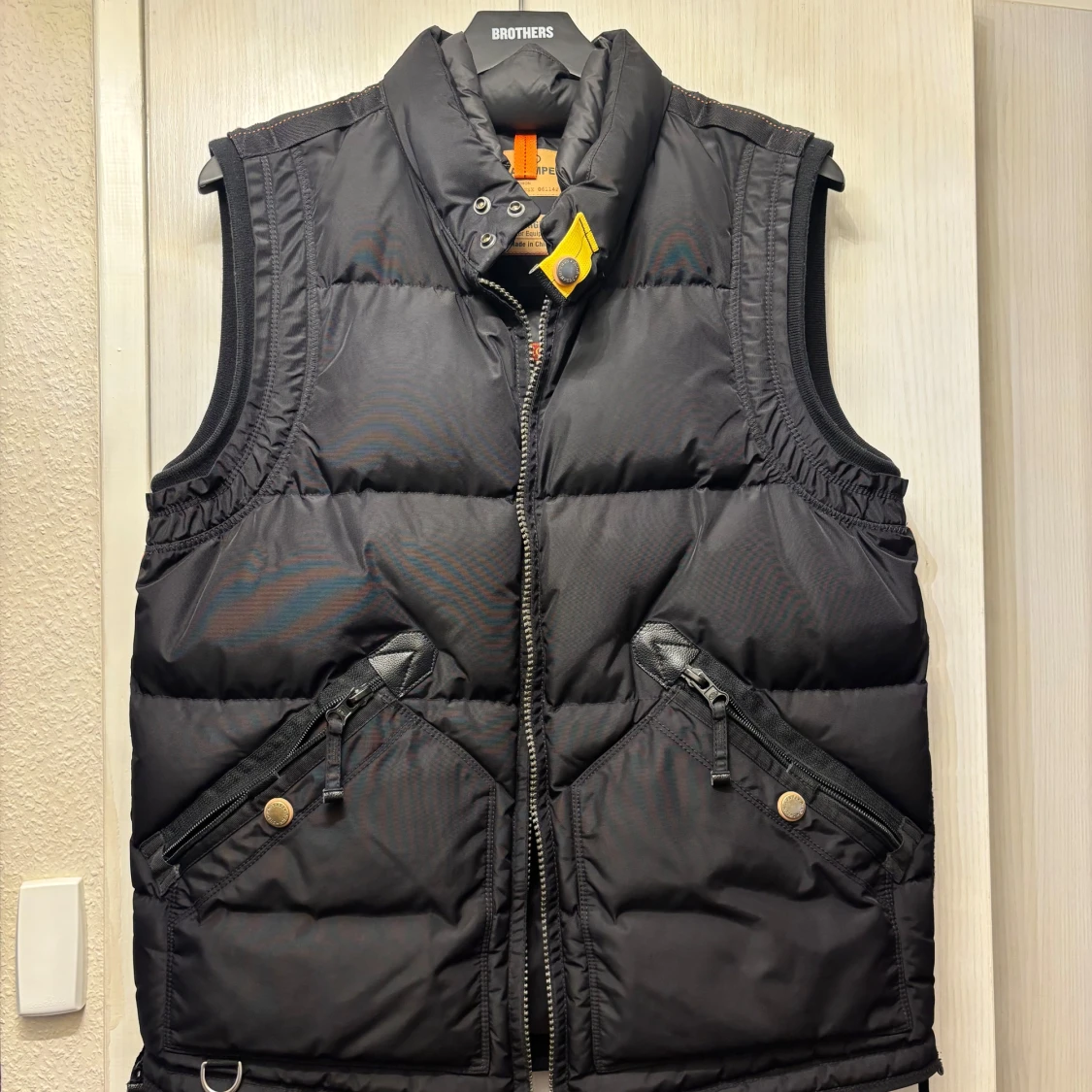 Svart dunväst från Parajumpers