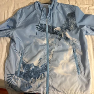 Unik trapstar jacka - Säljer min helt nya trapstar jacka, endast testad. Den är unik och sticker ut för dig om gillar stil. Priset går att diskutera!