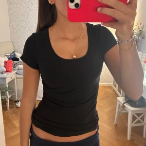 Lindex T-shirt  - Kom privat om ni undrar något💗😊