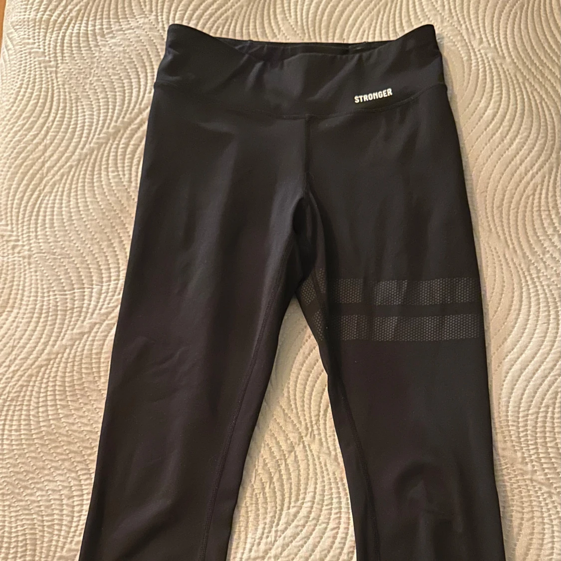 Svarta leggings från Stronger