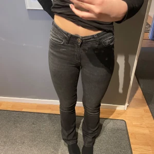 Svarta Only jeans  - Storlek XS längd 32✨