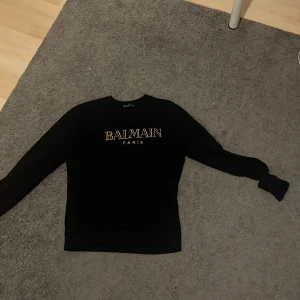 Balmain tröja - En relativt ny balmain tröja