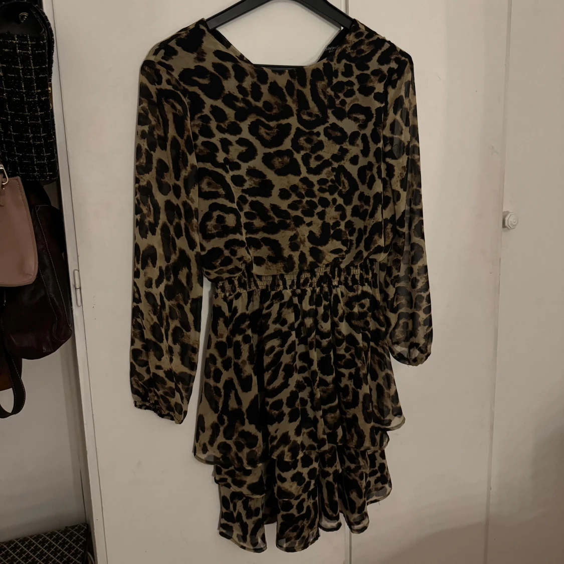 Leopardmönstrad klänning