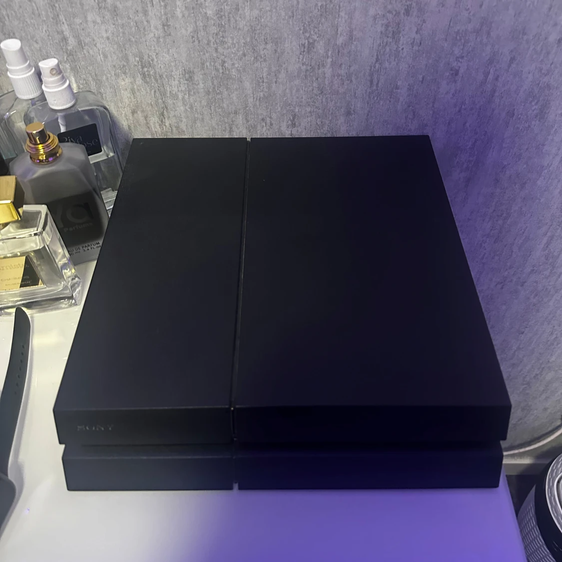 Svart PlayStation 4