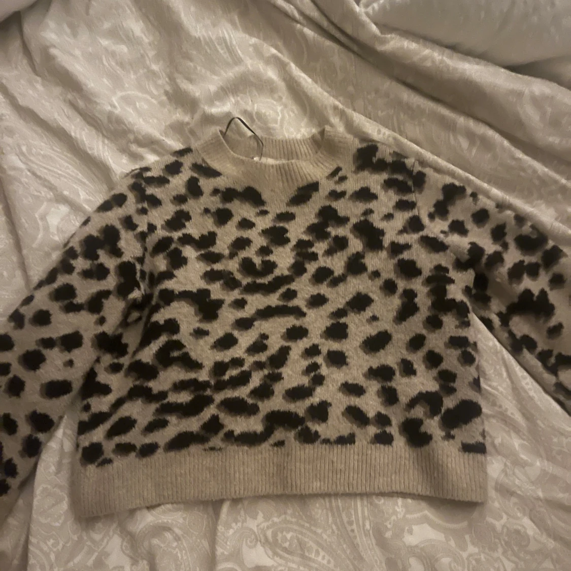 Beige leopardmönstrad tröja från H&M