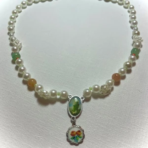 Pärlhalsband  - Justerbart, handgjort halsband i kvalitetspärlor❣️