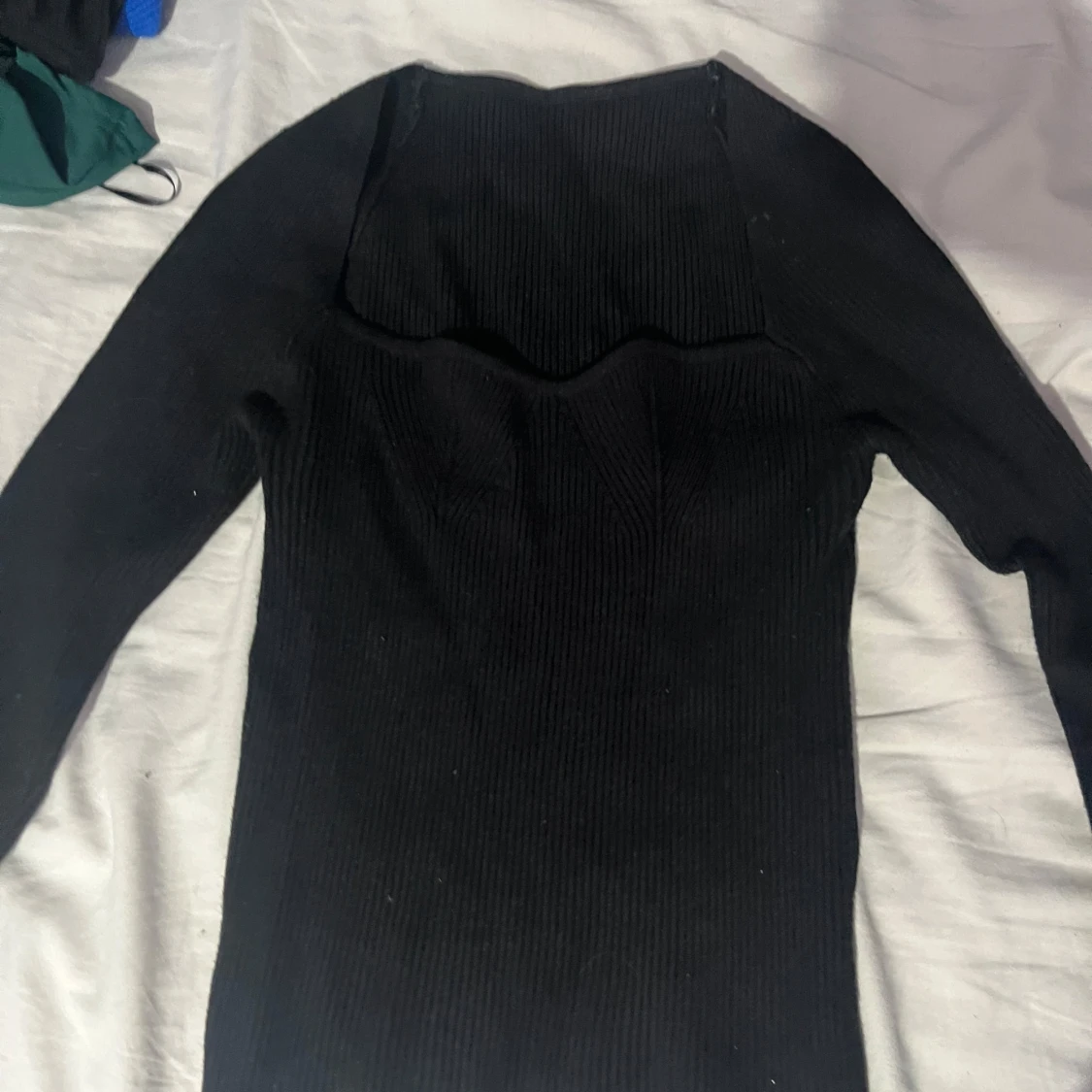 Svart ribbad topp från SHEIN  - 90