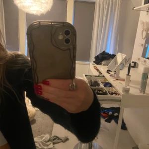 Bubbel mobilskal  - Hej säljer detta snygga mobilskal, pga att jag inte har den mobilen längre, fint skick 