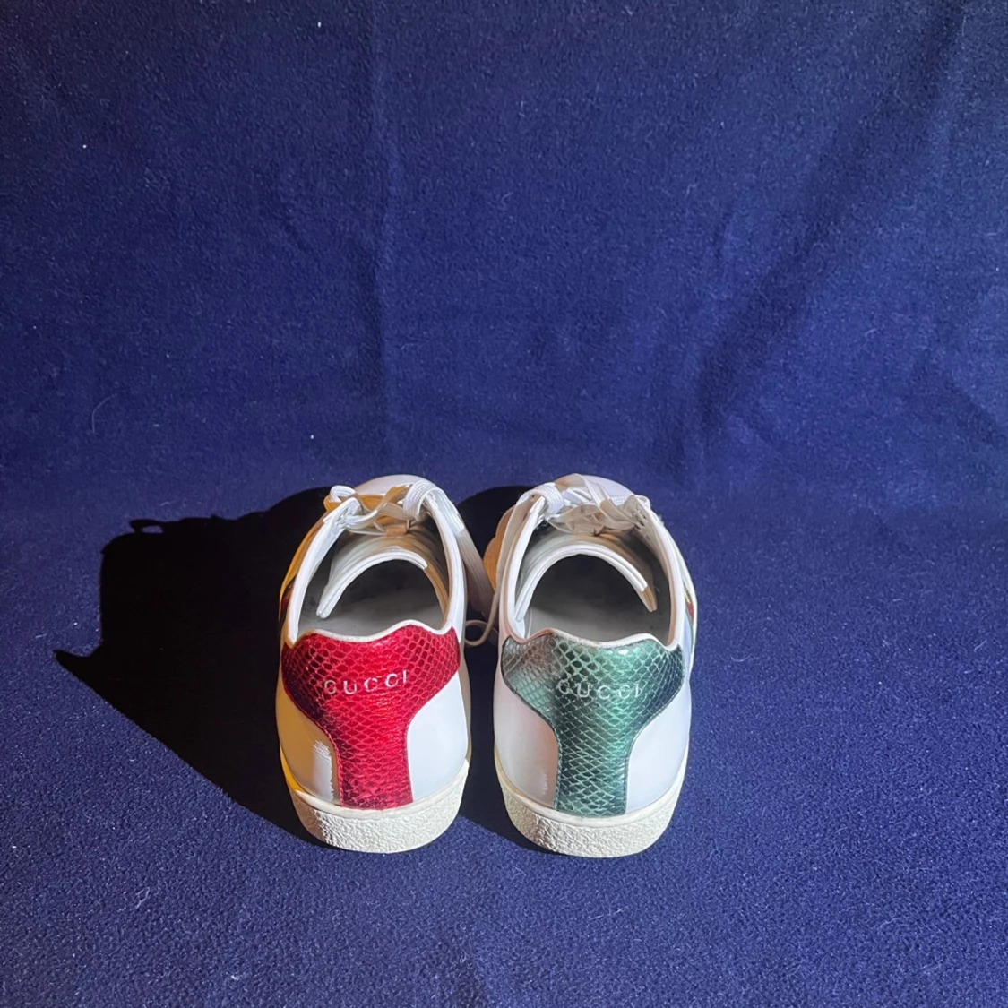 Gucci ace sneakers med broderad detalj - 92