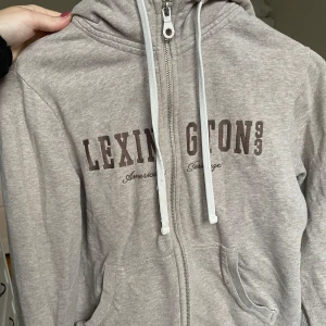Lexington hoodie  - Fin kofta från Lexington. Använd men i fint skick. Storlek M. 