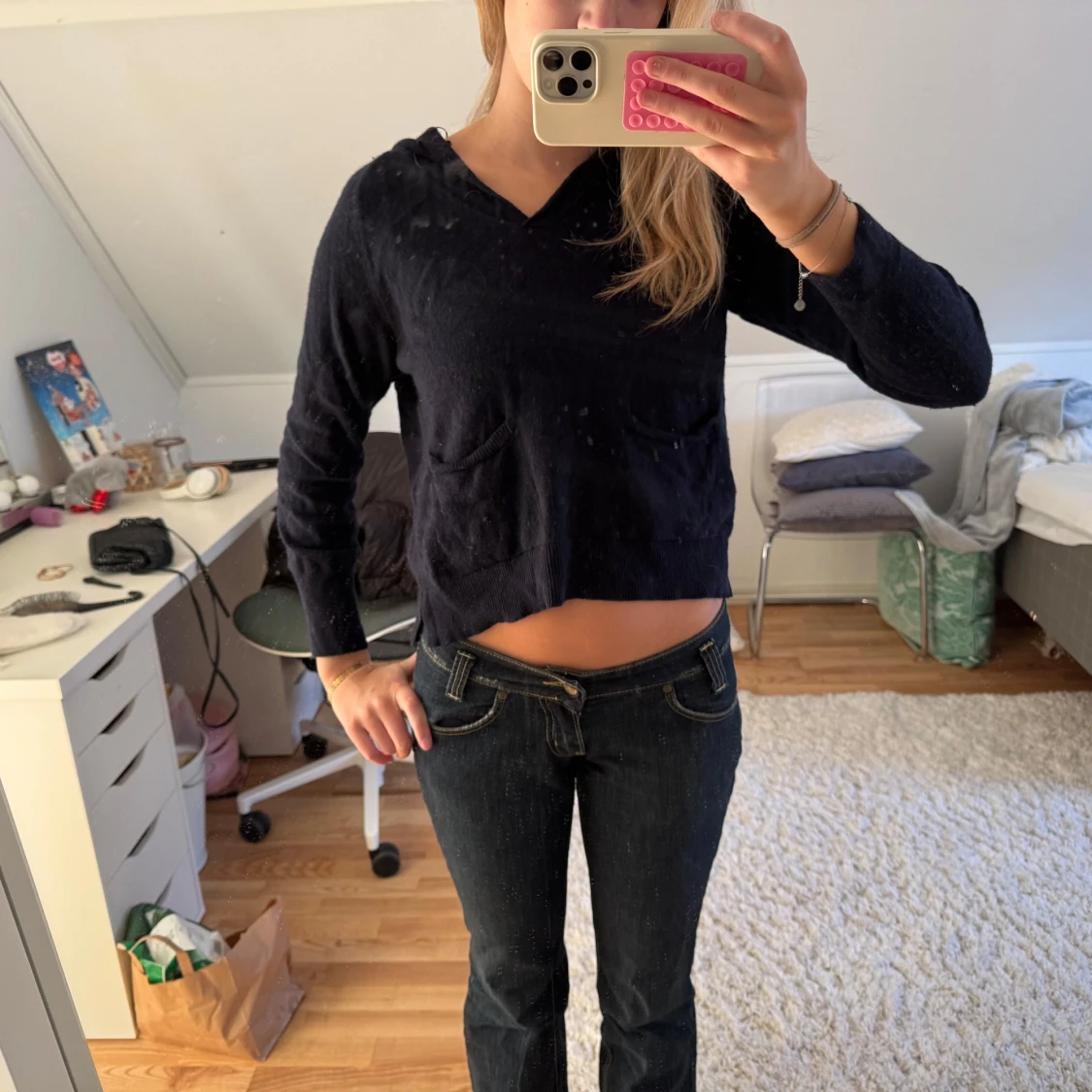 Svart croppad hoodie - 91