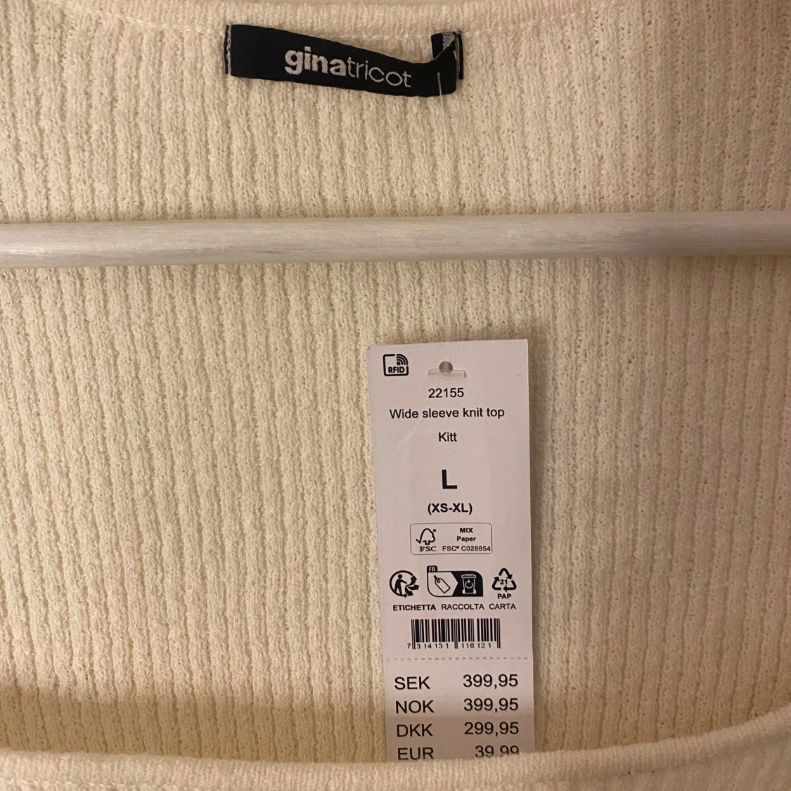 Vit/beige ribbad tröja från Gina Tricot - 92