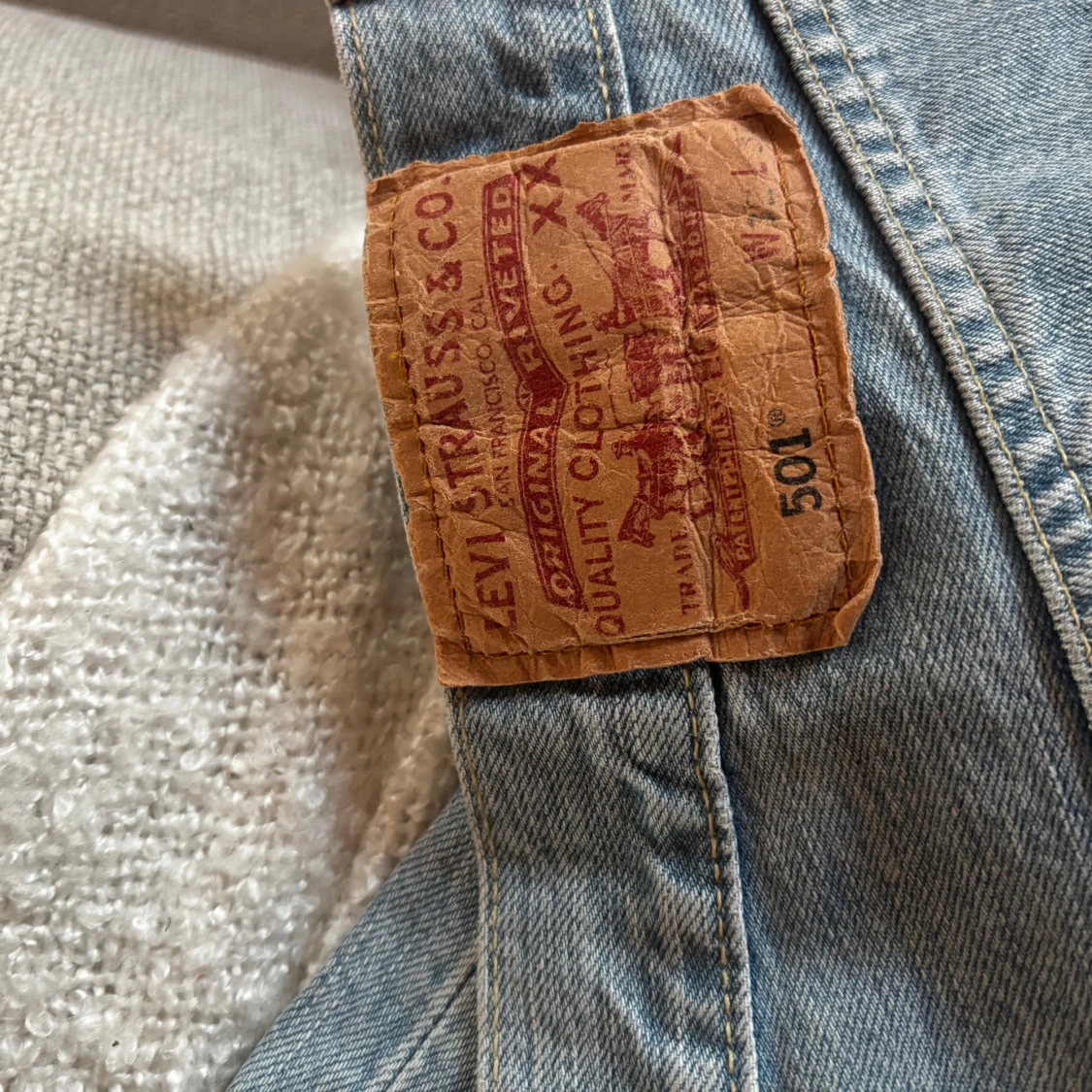 Levis 501 jeans i ljusblå denim - 91