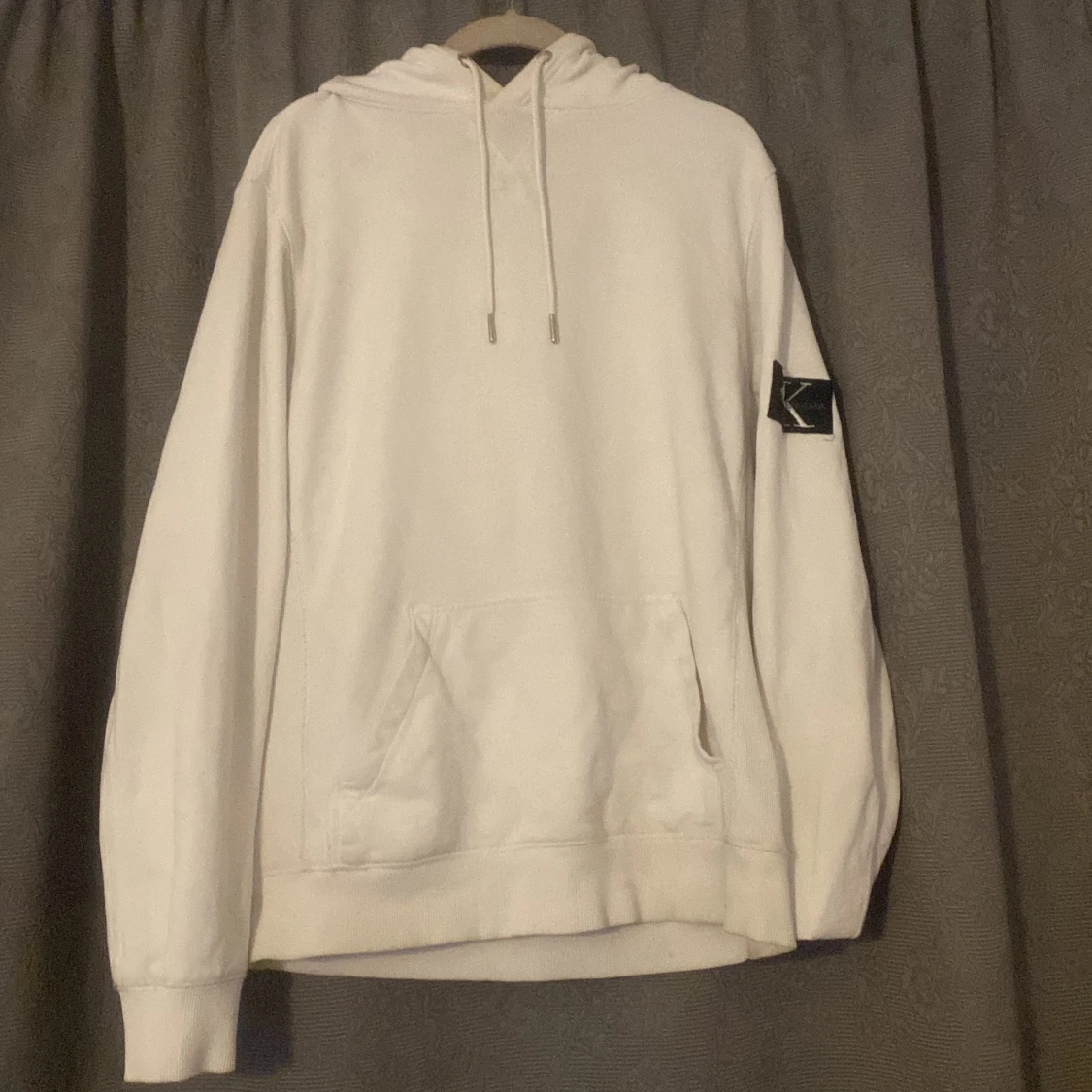 Vit hoodie från Calvin Klein Jeans