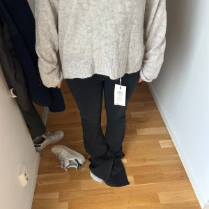 stickad tröja💕💕💕 - säljer denna as fina stickade tröja i nyskick 💕💕💕materialet nopprar inte och den är super fin💕