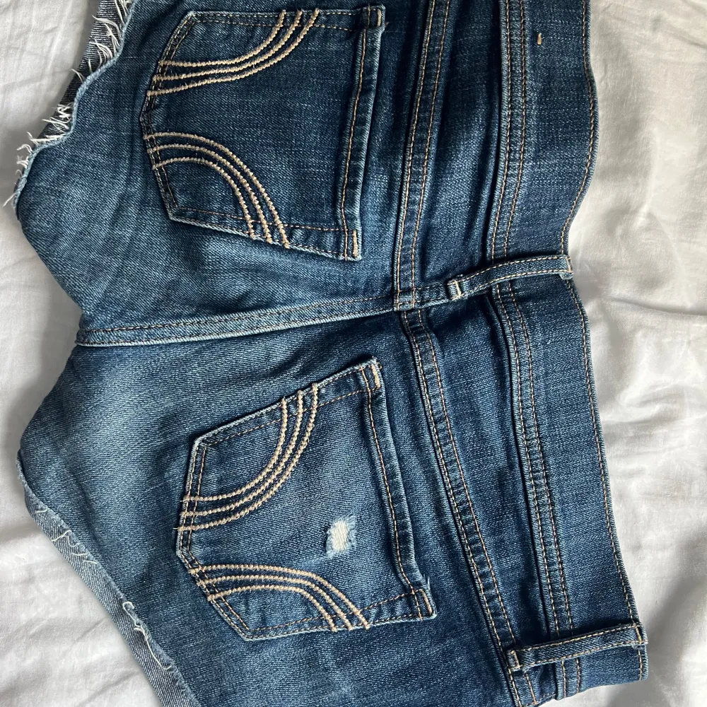 0- lite teckna på användning inga skador och passar exakt allt. Mina favorit shorts som jag tyvärr växt ur. Shorts.