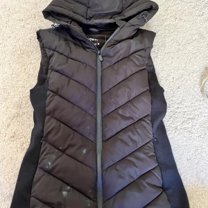 Väst - Skön tajt o bilig