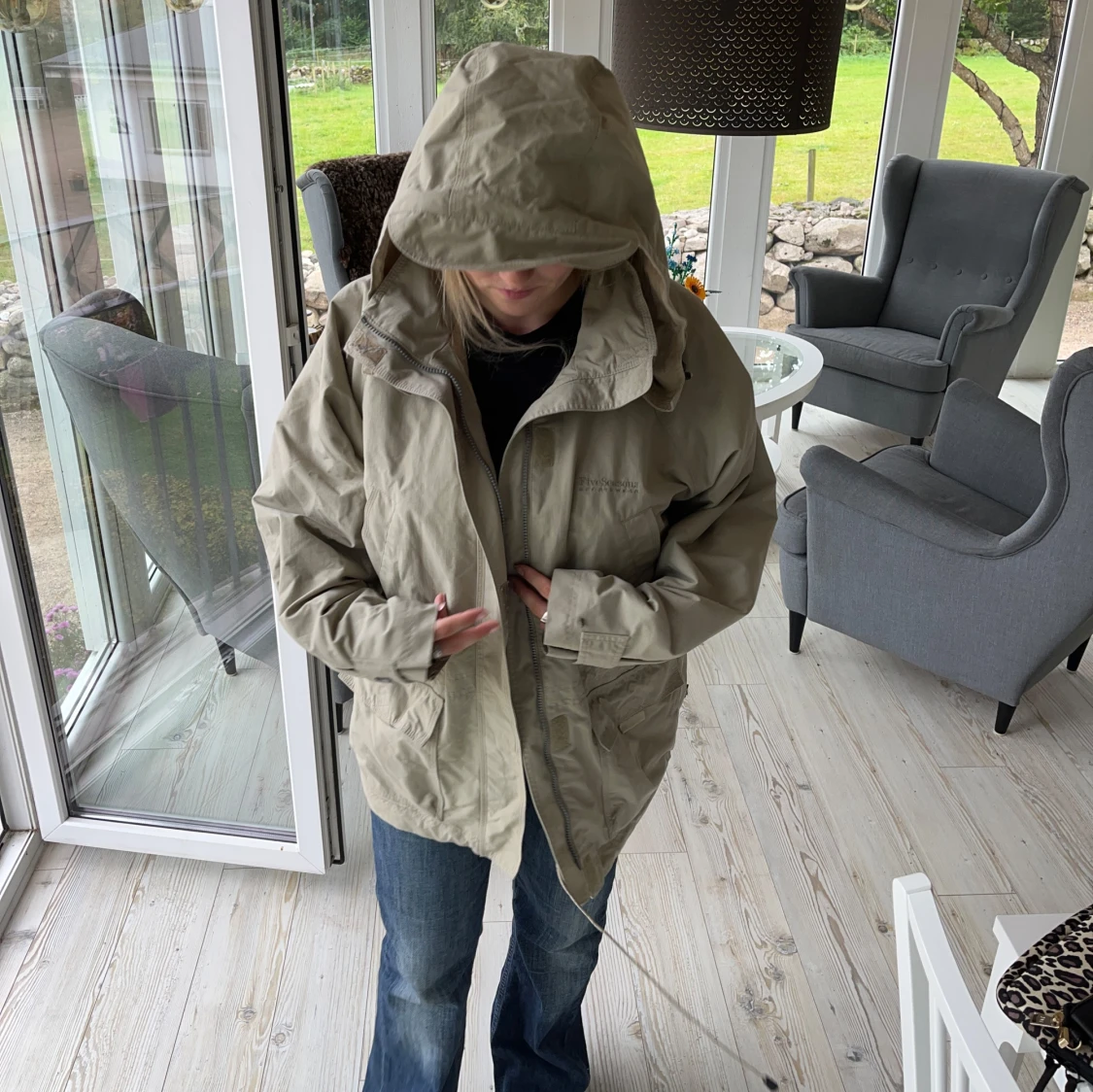 Beige vindjacka från Didriksons - 90