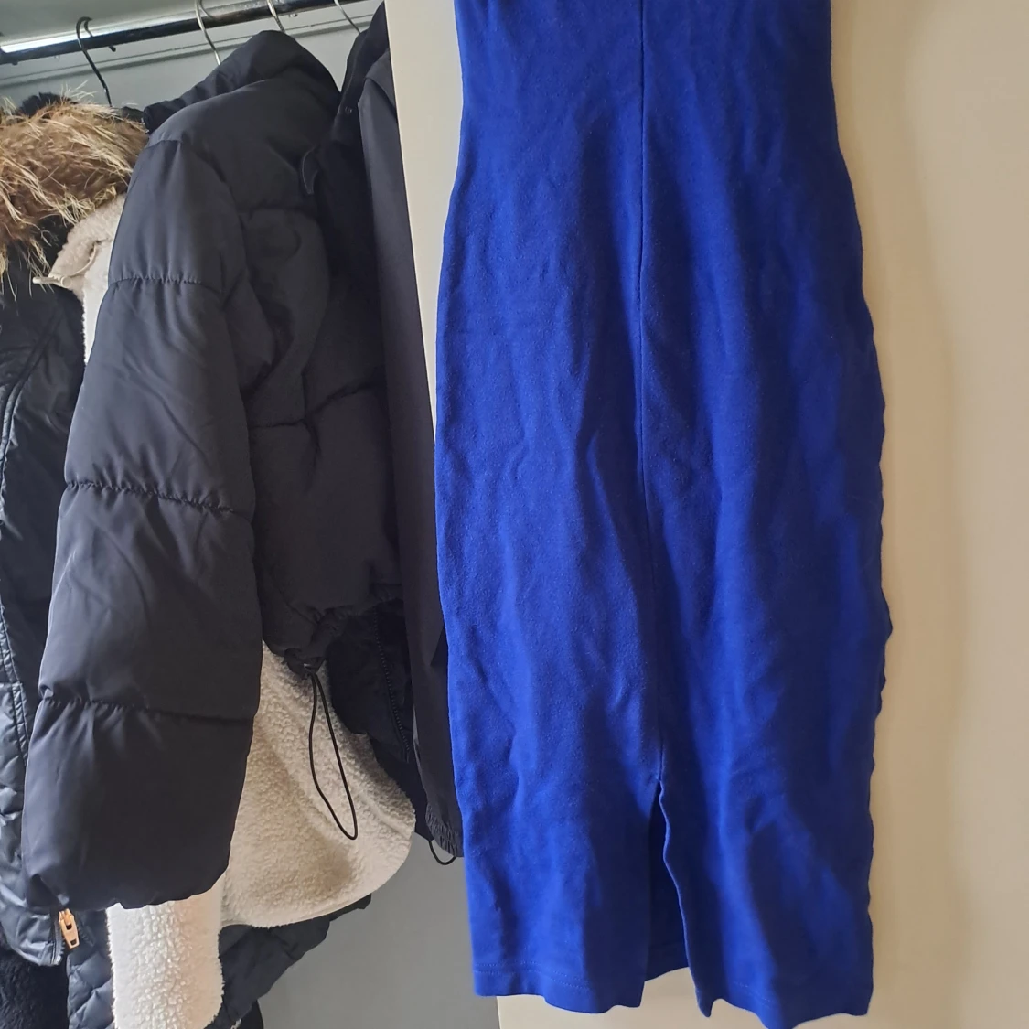 Blå figursydd klänning - 90