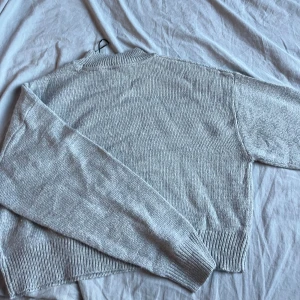 Grå stickad tröja från h&m - Skick 10/10 Stocholm stil tröja mag tröja 