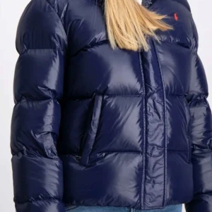 Jättefin marinblå Ralph lauren jacka 💕💕💕 - Superfin marin blå Ralph lauren, den e använd 1 vinter och jag inga hål eller skador💕💕pris går att diskutera, original pris 3000