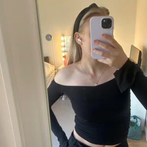 Off shoulder tröja - Fint skick. 