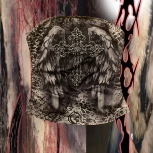 Rhinestones tubtopp - Snygg tubtopp, nästan helt oanvänd ‼️