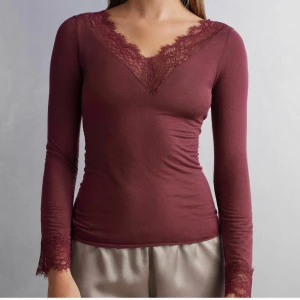 Röd Intimissimi tröja - Så himla fin tröja från Intimissimi! Finns inte att köpa längre💕💕