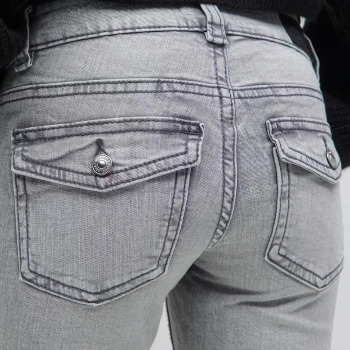 Grå bootcut jeans - 2