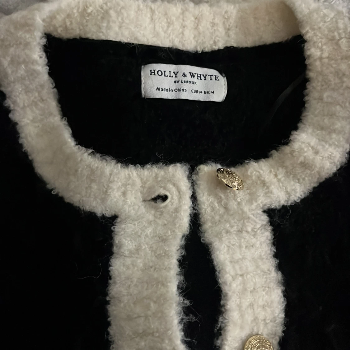 Svart och vit kofta från Holly & Whyte - 3
