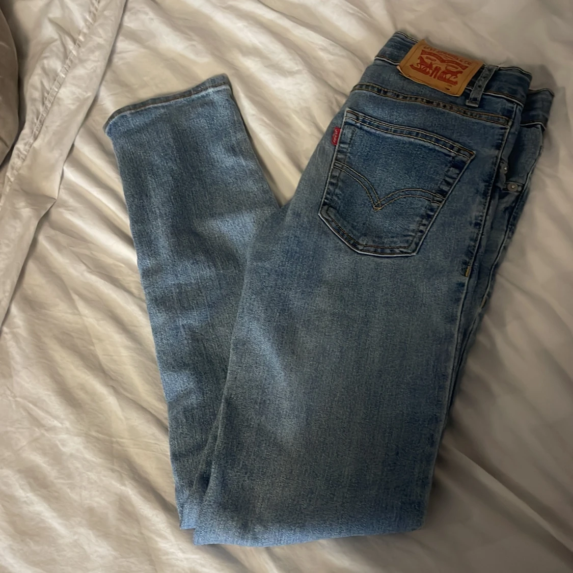Blå jeans från Levis - 1