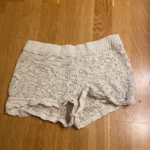 Vita spets shorts - Vita spets shorts aldrig använda bara testade❤️