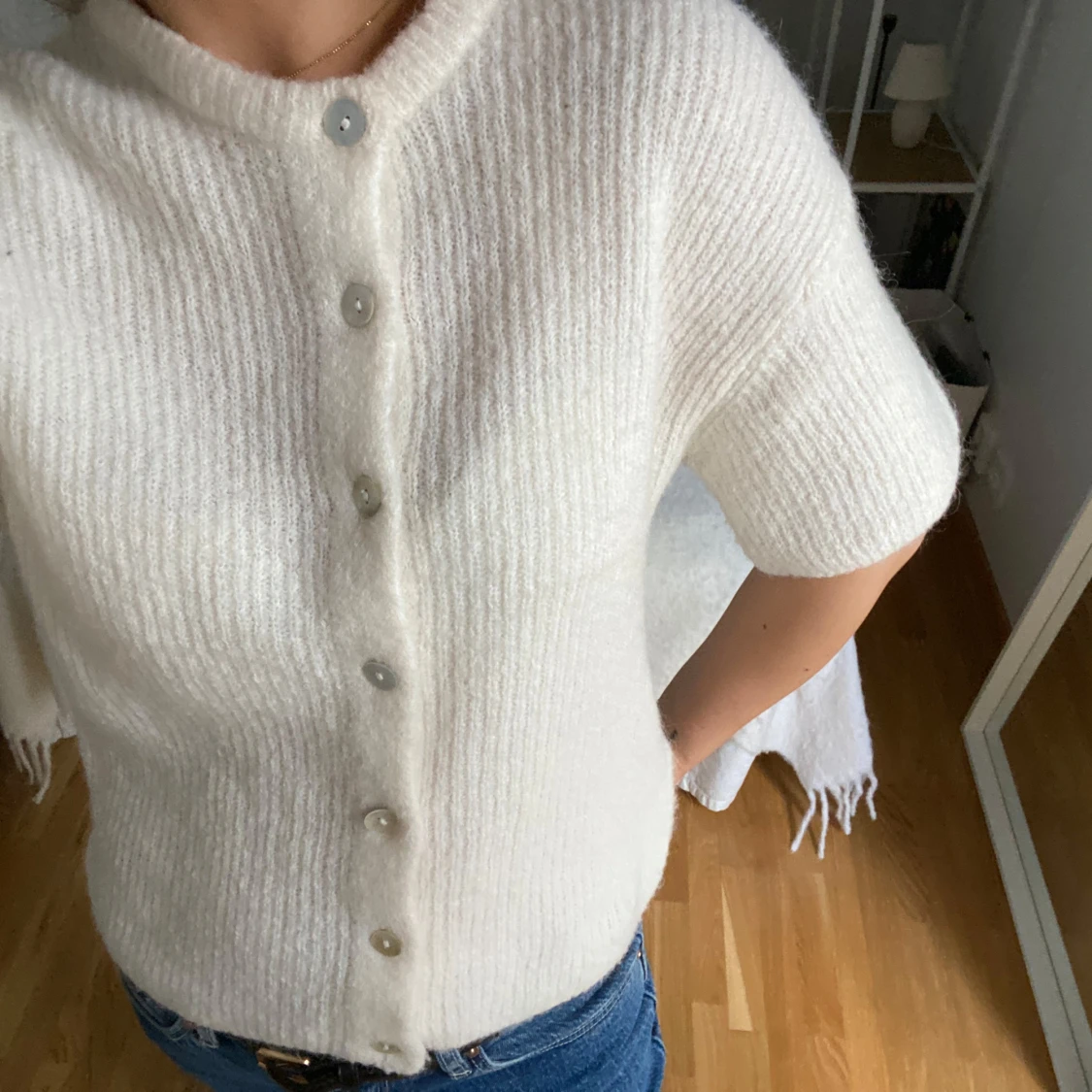Vit stickad kofta  - 1
