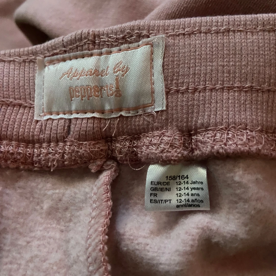 Svarta och rosa mjukisbyxor  - 3