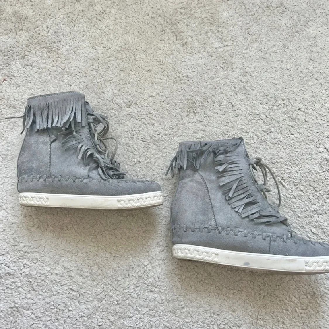 Gråa fransskor  - 3