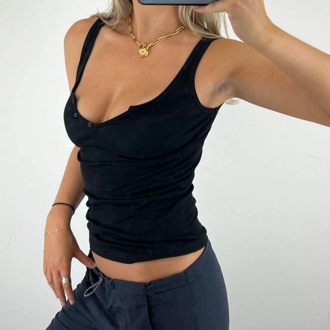 Svart top med knappar - 3