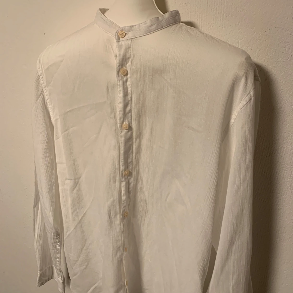 Vit långärmad skjorta från Zara - 2