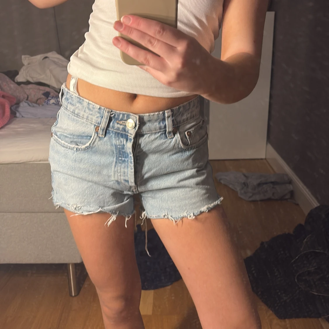 Ljusblå jeansshorts - 1