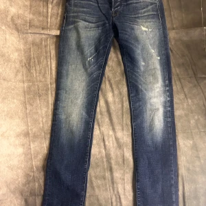 Jack & jones Slim Jeans med slitningar  - Bra skick, jack and joens slim glenn, size 30/32