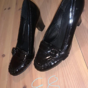 Lack klackar - MÖTS UPP I STOCKHOLM/SÖDERMALM, FRAKTAR INTE väldigt cute goth skor