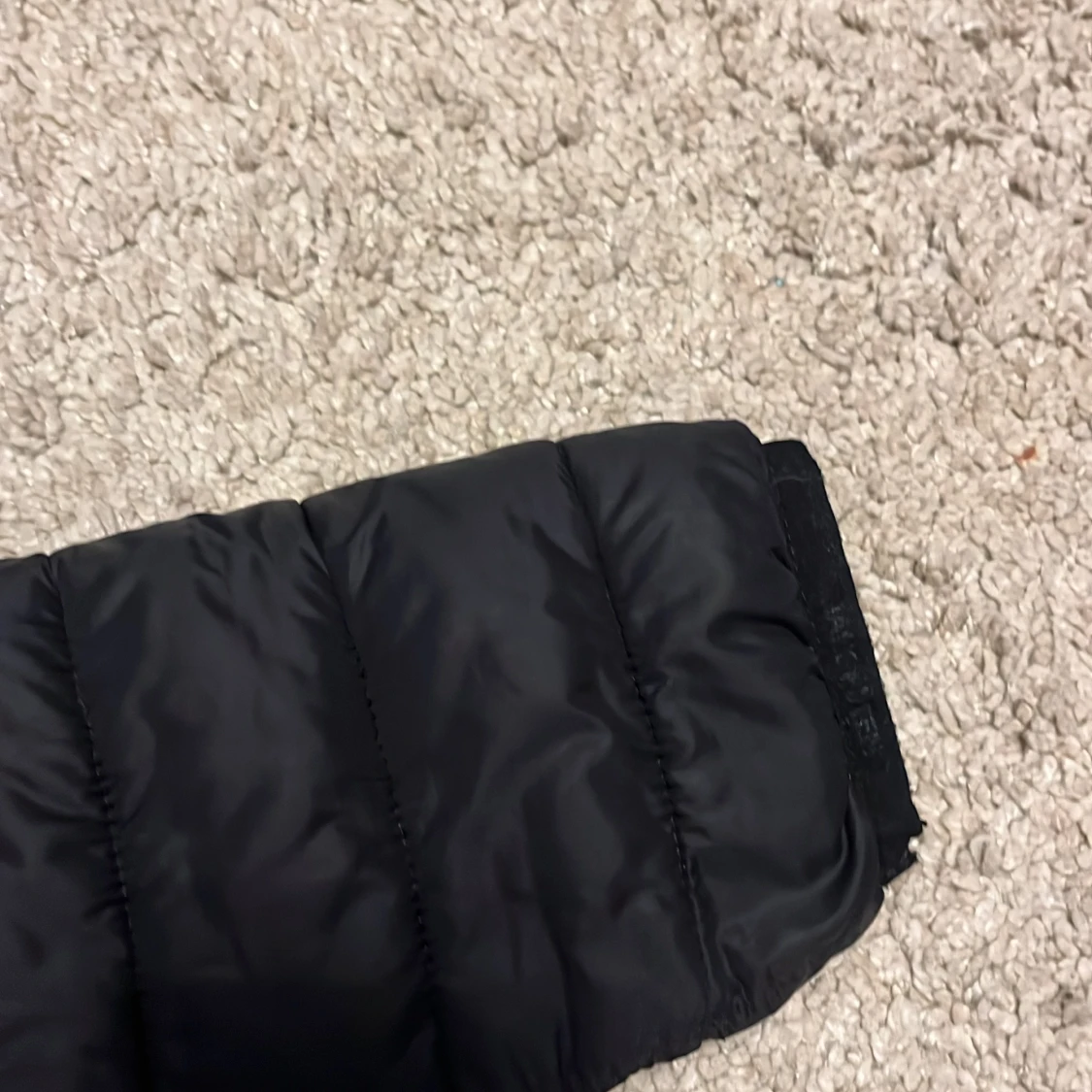 Svart pufferjacka från Hang Ten - 93