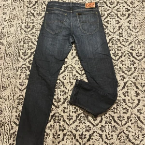 Lee jeans relaxed - Perfekta byxor för dig med grish stil osv. 