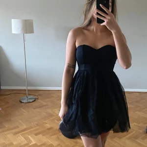 Klänning - Klänning från nly trend använd en gång på fest