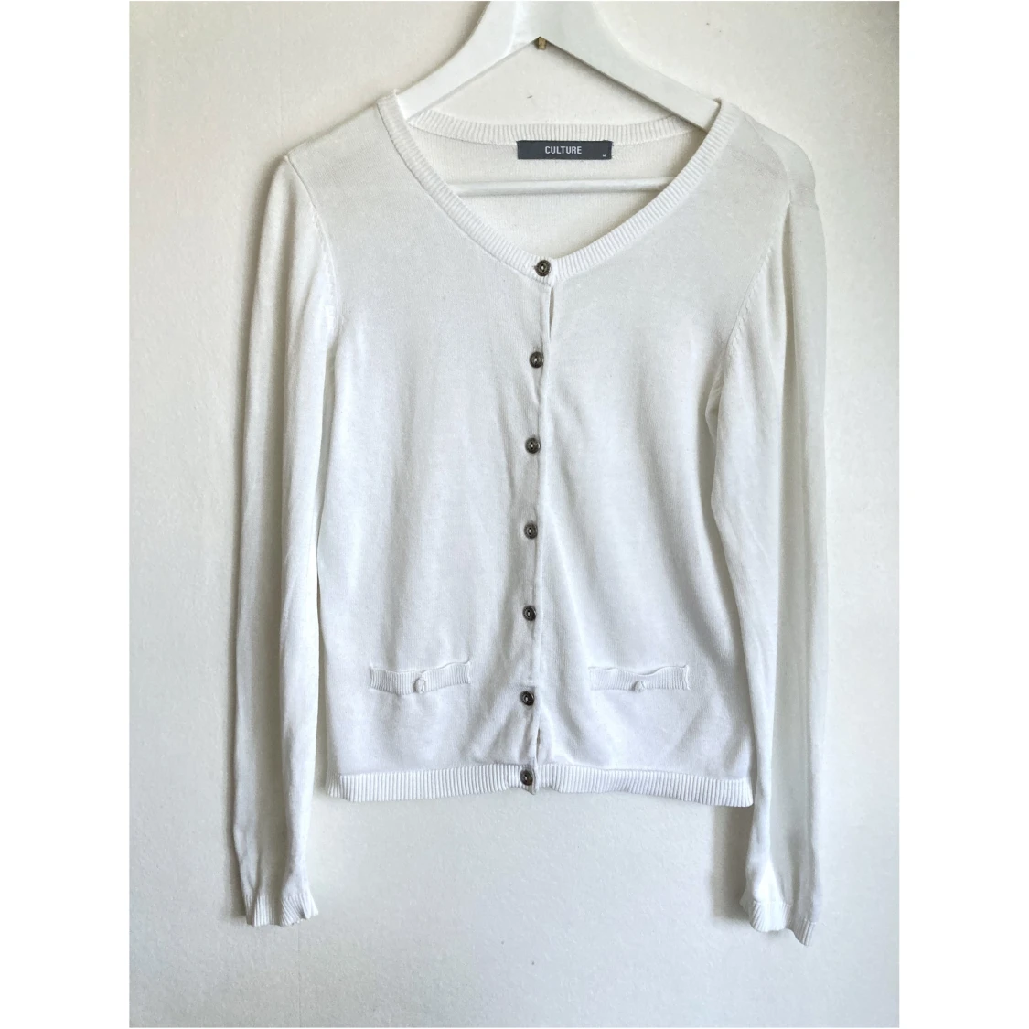 Vit finstickad kofta, M 38, bomull, klassisk, knappar, stilren, enkel, cardigan