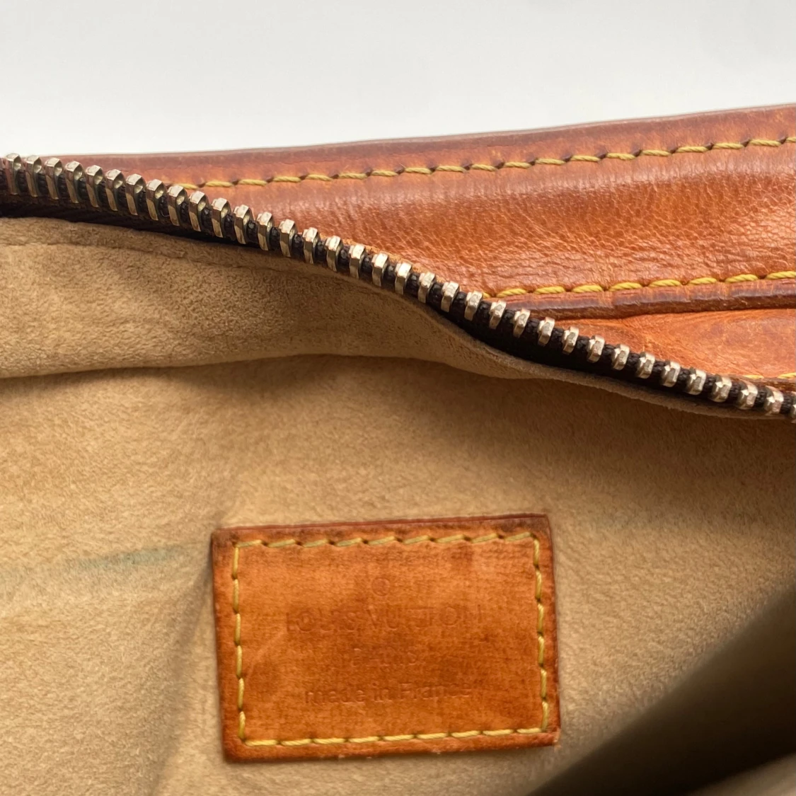 Louis Vuitton Hudson - 92