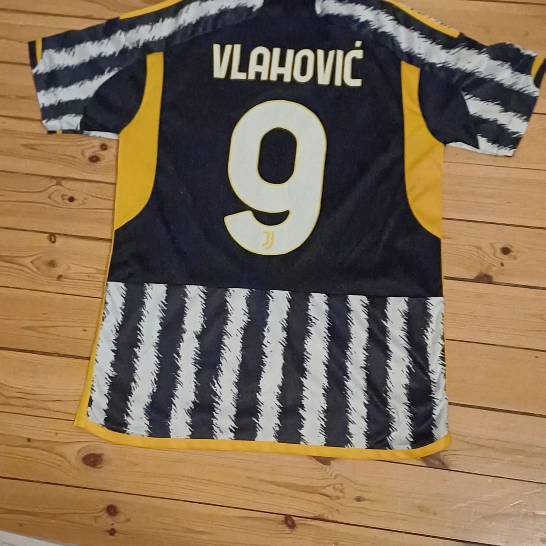 Juventus fotbollströja med Vlahović 9 - 1