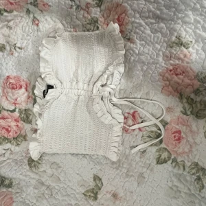 Söt topp - Söt topp från bikbok Bra skick  Storlek S Skriv för fler bilder!