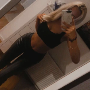Skinnbyxor - Nyskick, säljer bara för att det blivit för stora på mig🙃